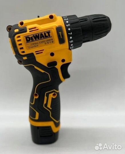 Дрель-шуруповерт DeWalt 55 Нм