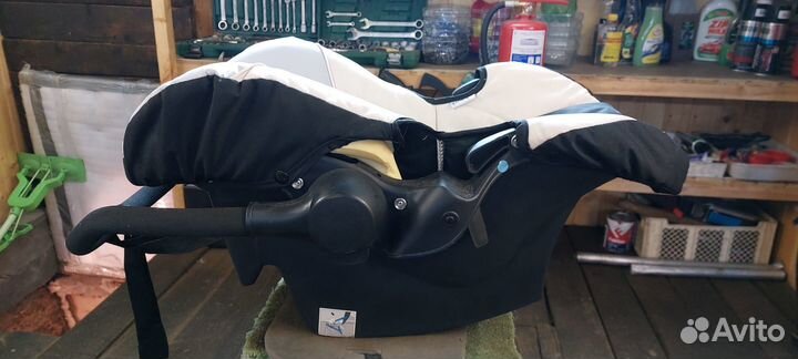 Детское автомобильное кресло-переноска