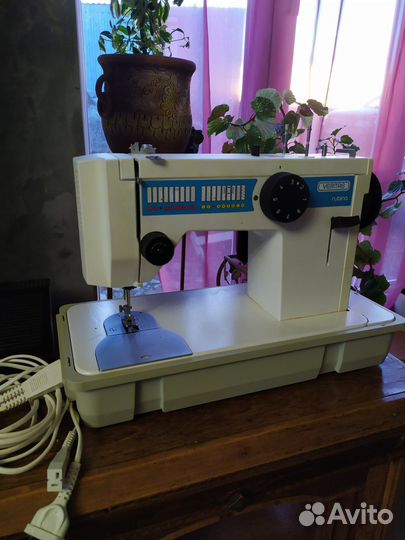 Швейная машина Veritas 1290 rubina