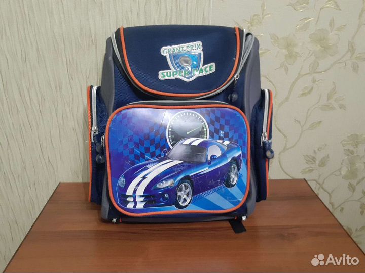 Школьный рюкзак
