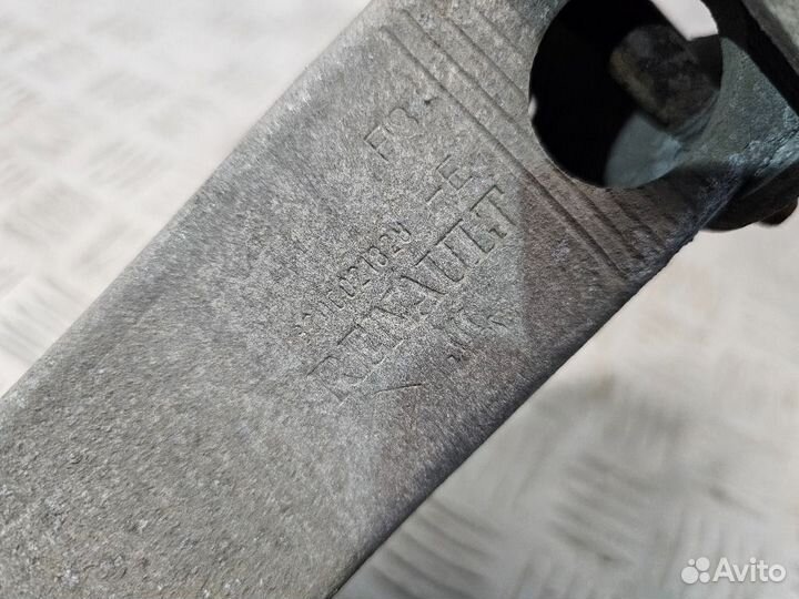 Усилитель заднего бампера Renault Megane 2