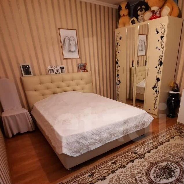 Дом 319,6 м² на участке 10,5 сот.