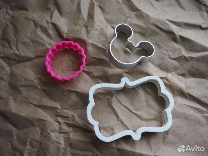 Формы для печенья и кондитерский шпатель