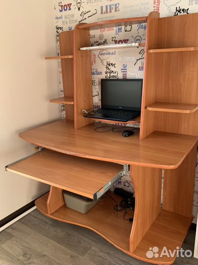 Компьютерный стол
