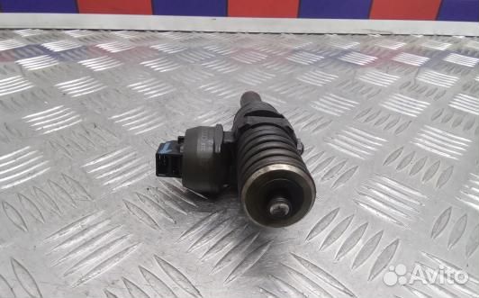 Форсунка дизельная volkswagen passat B6 (XEA31AL01