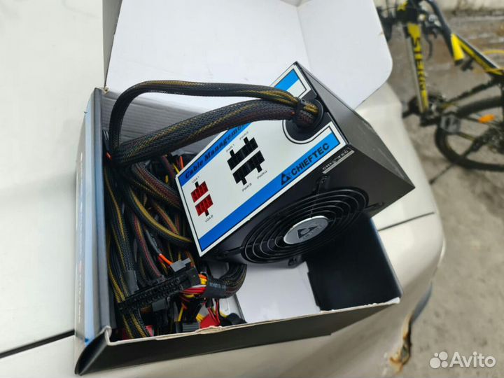 Продам блок питания для пк chieftec750Gold
