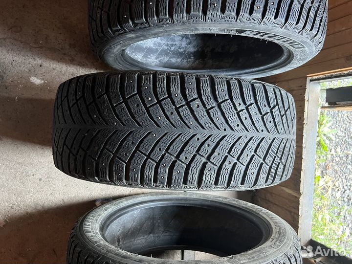 Michelin X-Ice North 4 235/45 R18 98T