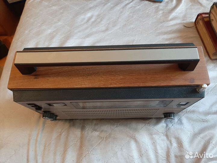 Радиоприемник СССР 80-е годы