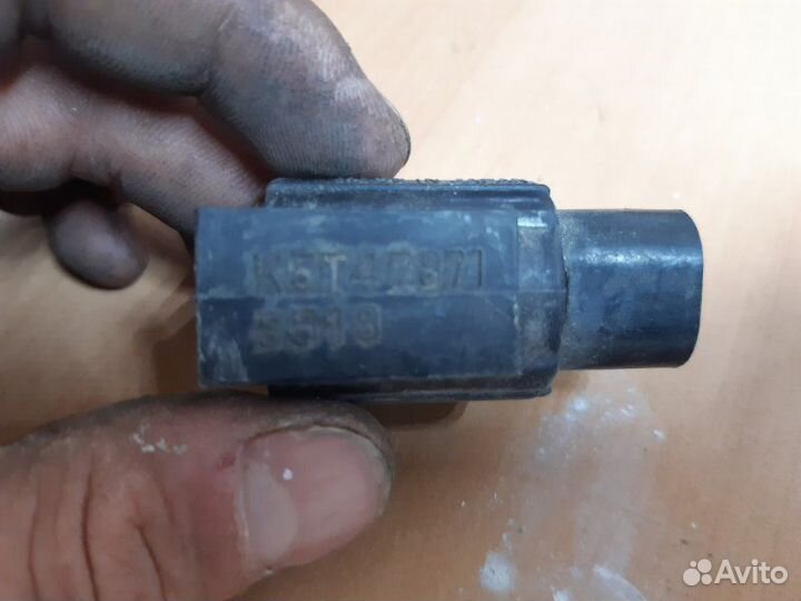 Клапан вакуумный Mitsubishi Galant E5 1.8 1993