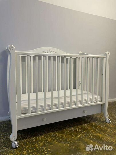 Детская кроватка