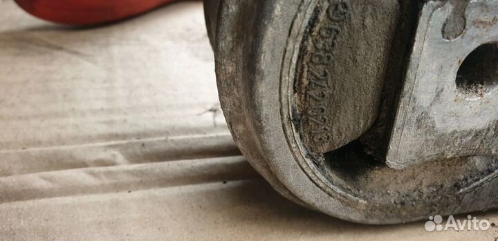 Кронштейн крепления двигателя A 611 222 00 09 Merc