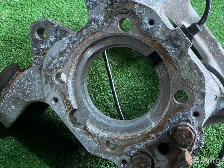 Кулак задний правый Bmw X5 E70