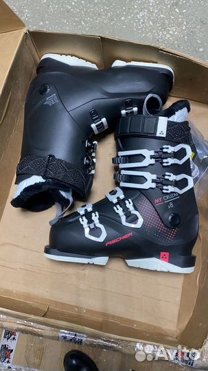 Горнолыжные ботинки