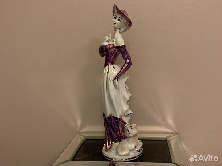 Статуэтка Дама с собачкой