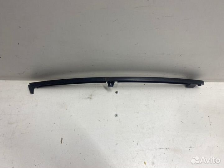 Направляющая стекла двери задняя левая Toyota