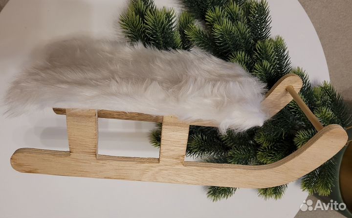 Новогодний декор (сани, олени, домики, ветки)