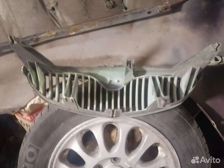 Решетка радиатора мазда кседос 6