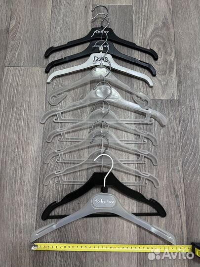 Плечики (вешалки), очень много