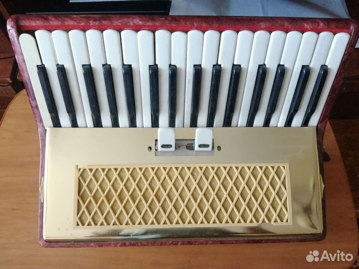 Продам аккордеон