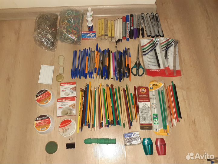 Канцелярские принадлежности