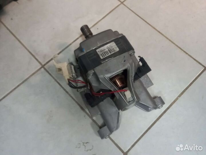 Двигататель стиральной машины zanussi