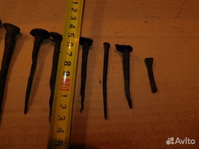 Антикварные,различные,кованные гвозди ри в интерье