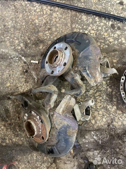 Кулак правый левый vw polo fabia roomster