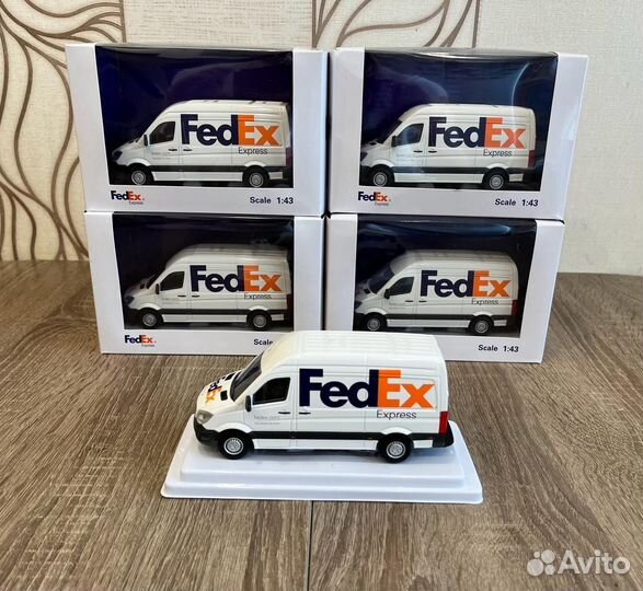 Коллекционная машинка Мерседес Спринтер Fedex