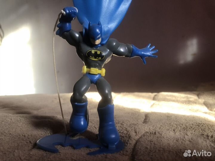 Игрушки из киндер сюрприза бетмен
