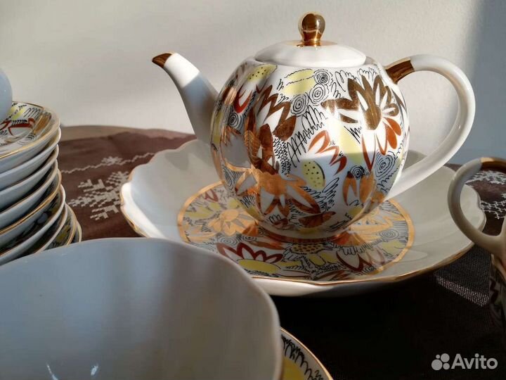 Сервиз чайный золотая ромашка лфз 11 персон СССР
