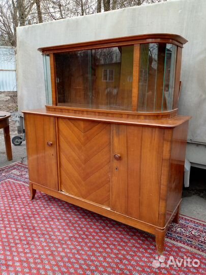 Буфет витрина