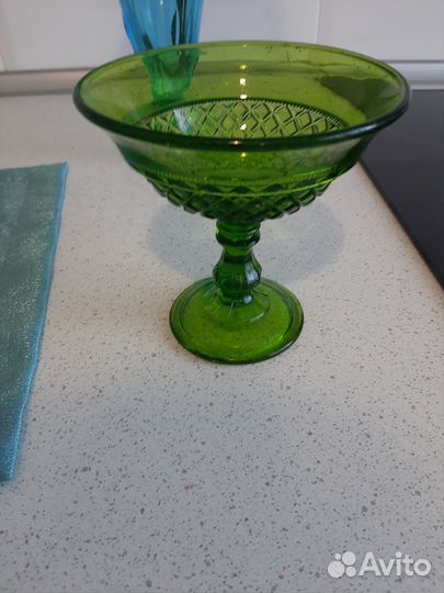 Вазочки креманки старинные, цветное стекло