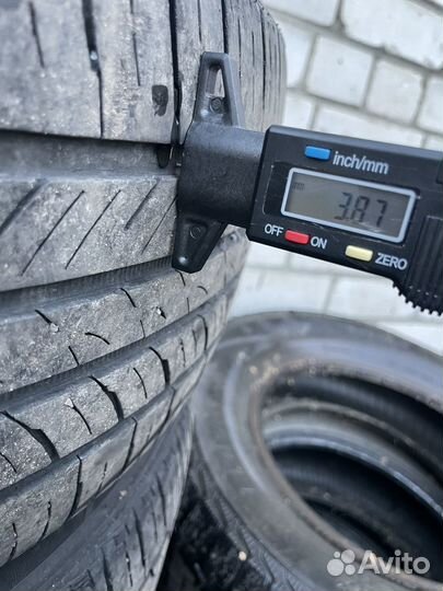 Roadstone N'Fera AU5 215/50 R17