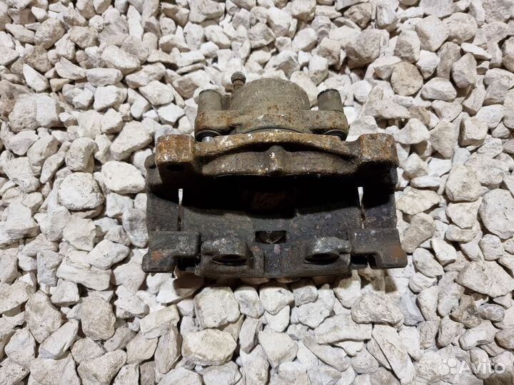 Суппорт передний левый Мондео 4