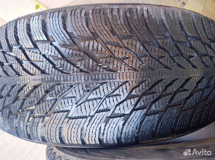 Nokian Tyres Hakkapeliitta R3 SUV 285/40 R22