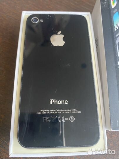 Телефон iPhone 4