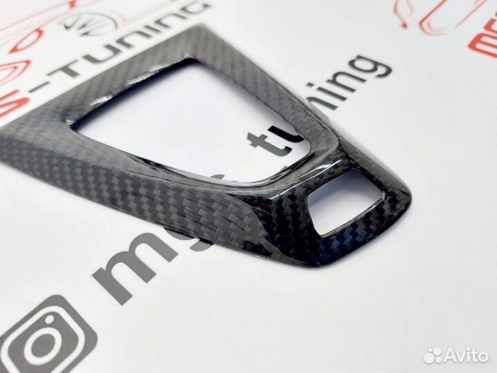 Накладка в центральную консоль BMW в M3 F80 Карбон