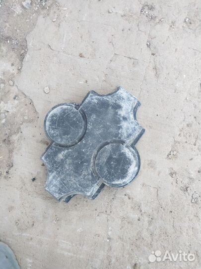 Форма для садовой плитки