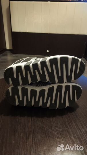 Кроссовки новые