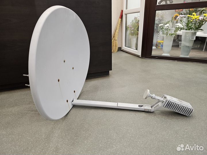 Спутниковый интернет Триколор (Экспресс-аму1)