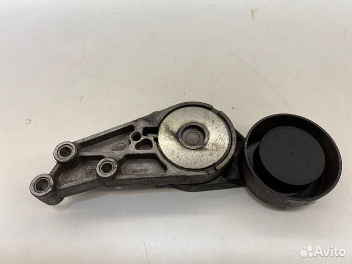 Натяжитель ремня грм Audi A6 C6 2.0 2008