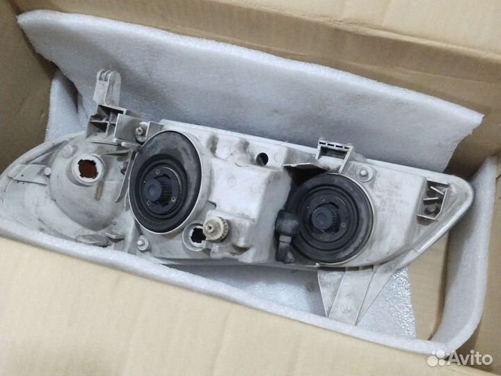 Продам фару левую на Ниссан Максима/ Цефиро а 33