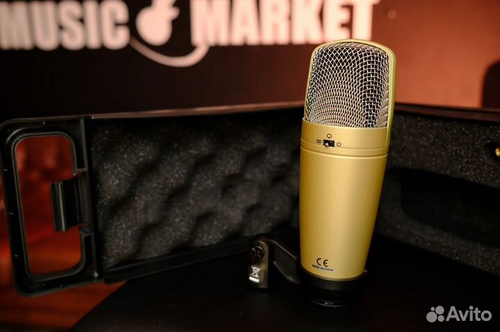 Студийный конденсаторный микрофон