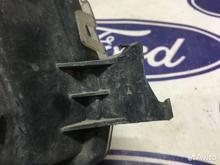 Фара левая Ford Fusion дефекты