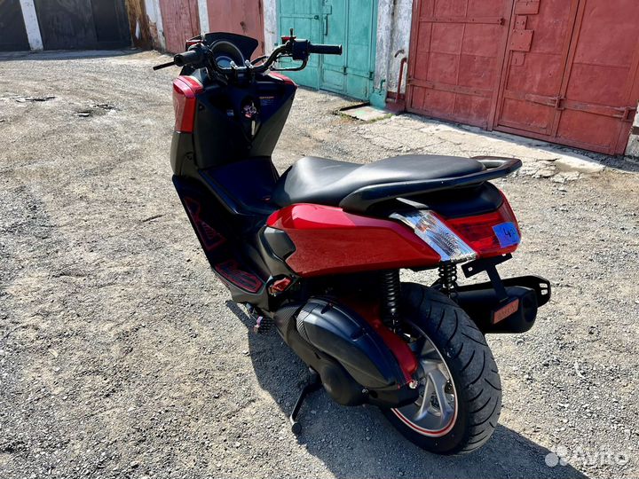 Yamaha N-Max 125