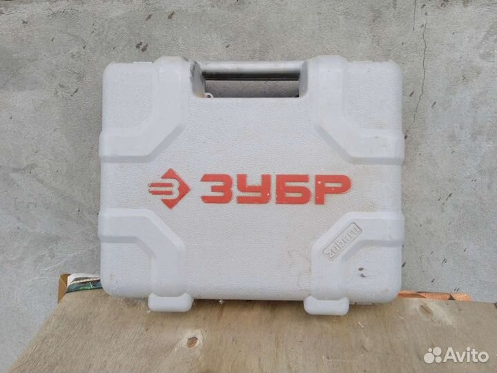 Шуруповерт зубр