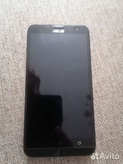 Телефон Asus Zenfone 2 550kl