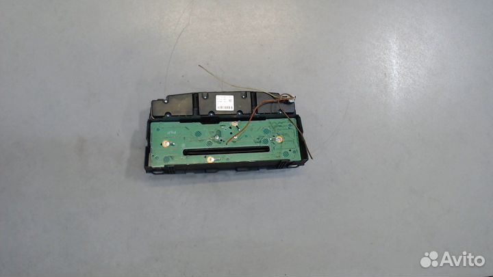 Панель управления магнитолой Mercedes C W204, 2009