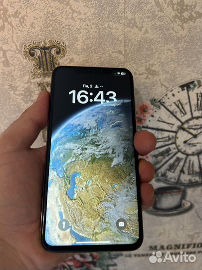 Телефон iPhone xs max 64г