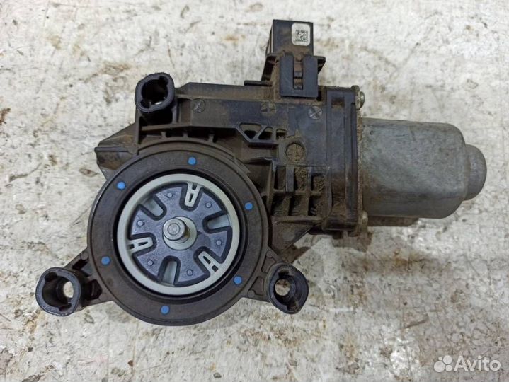 Моторчик заднего левого стеклоподъемника